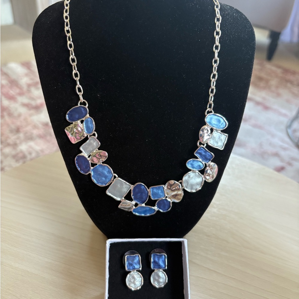 Elegant Blue and Silver Necklace Set